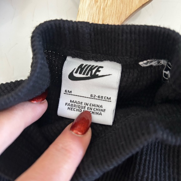 3 Piece Set Nike Baby 6 Months Gray Black Matching Set with Hat - Picture 7 of 12